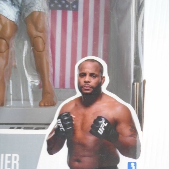 UFC Ultimate Series 2020 Limited Edition Daniel Cormier 6 in Figure - Picture 4 of 4